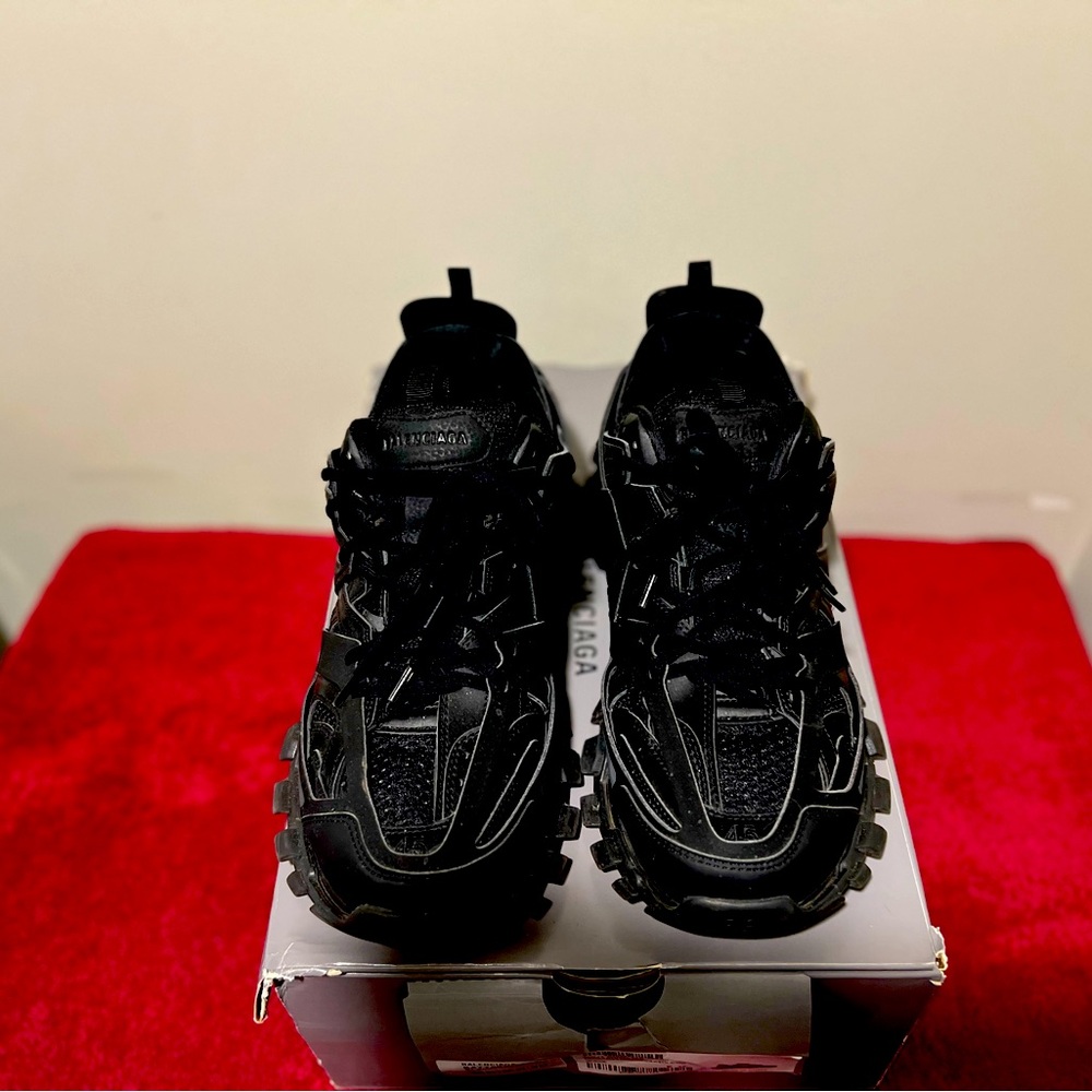 Balenciaga black tennis shoe US
12